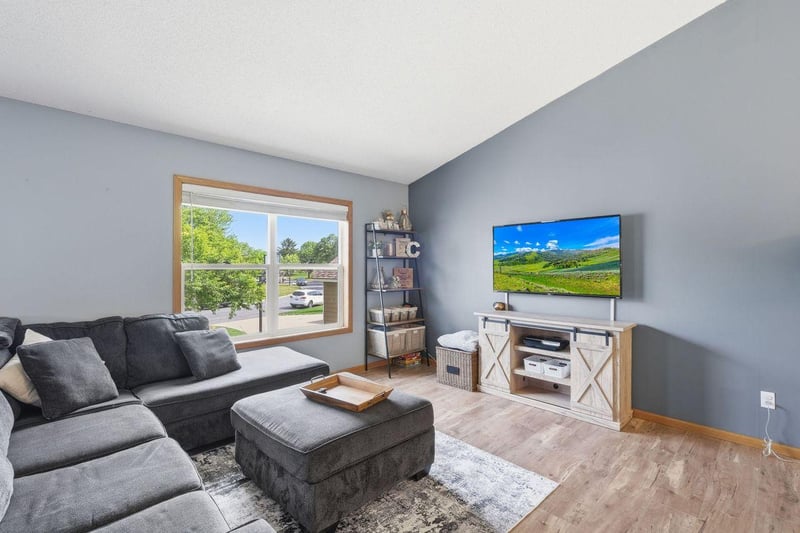 7066 159th St W, Apple Valley, MN 55124