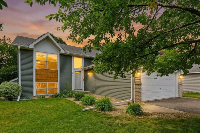 7066 159th St W, Apple Valley, MN 55124