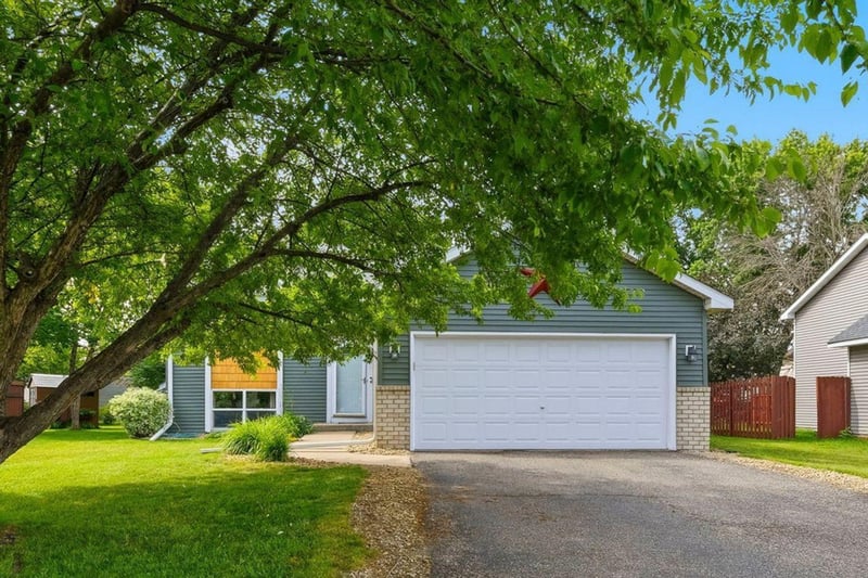 7066 159th St W, Apple Valley, MN 55124