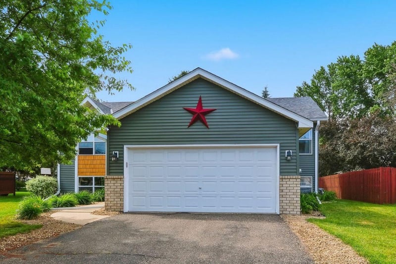 7066 159th St W, Apple Valley, MN 55124