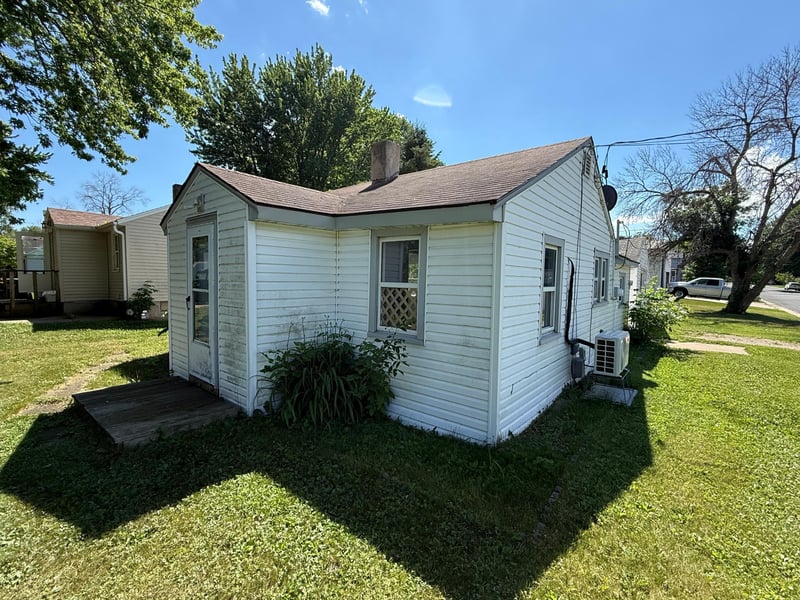 600 2nd Ave SE, Hayfield, MN 55940