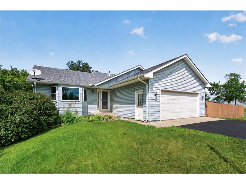 11264 Garnet Ct, Hanover, MN 55341