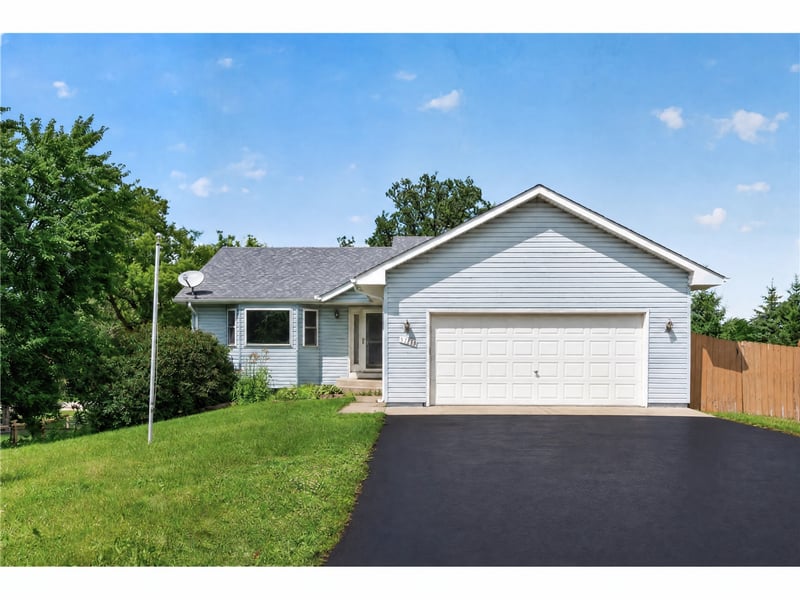 11264 Garnet Ct, Hanover, MN 55341