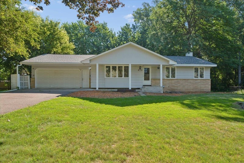 300 Quaker Ln N, Plymouth, MN 55441