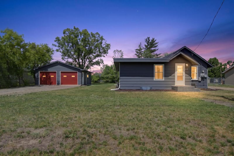 213 Roosevelt Rd SW, Bemidji, MN 56601