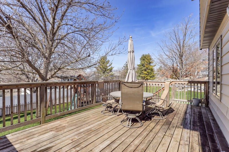 13908 York Ave S, Burnsville, MN 55337