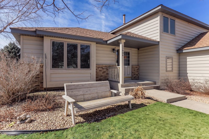 13908 York Ave S, Burnsville, MN 55337