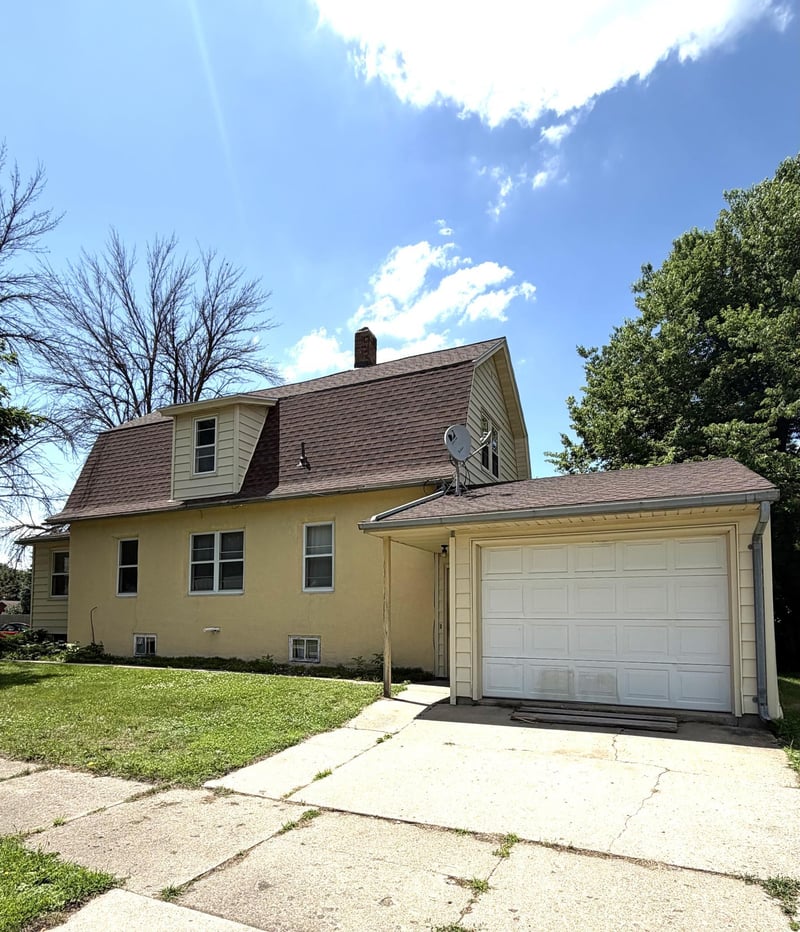 123 E 12th St, Fairmont, MN 56031