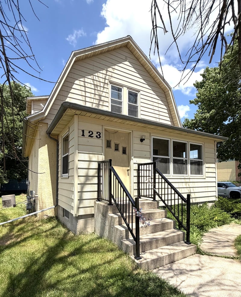 123 E 12th St, Fairmont, MN 56031