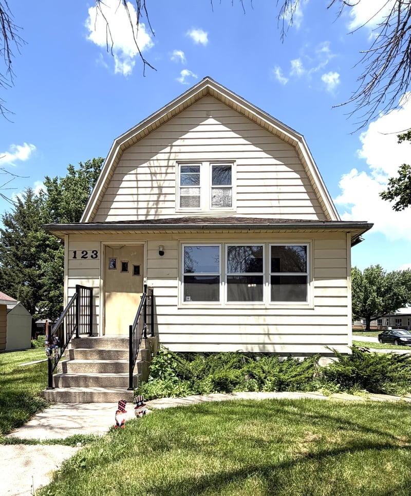 123 E 12th St, Fairmont, MN 56031