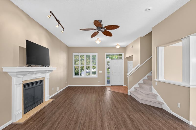 9330 214th St W, Lakeville, MN 55044