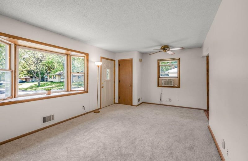 5949 Quail Ave N, Crystal, MN 55429