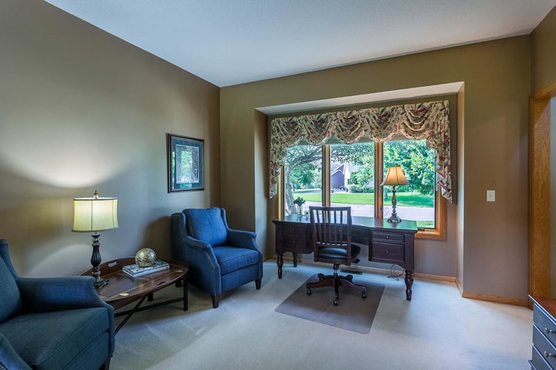 3895 Arlington Dr, Woodbury, MN 55129
