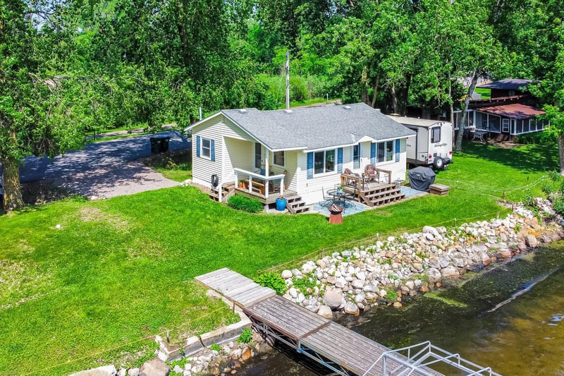 14392 Baywater Rd, Paynesville, MN 56362