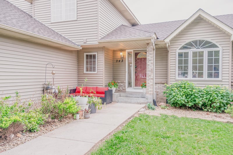 343 Pendryn Hill Curve, Woodbury, MN 55125