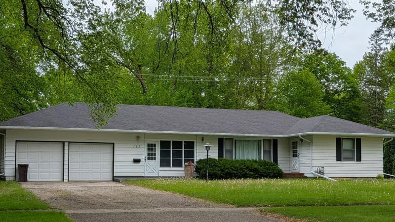 112 S 12th St, Montevideo, MN 56265