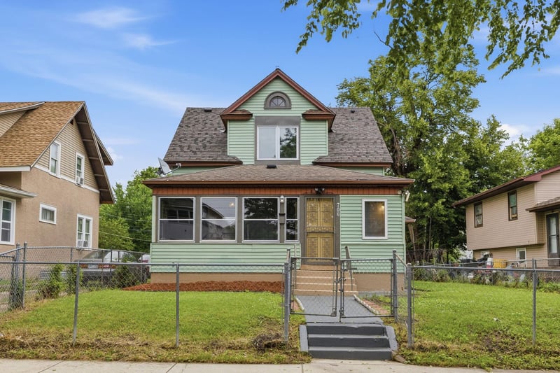 706 Oliver Ave N, Minneapolis, MN 55411