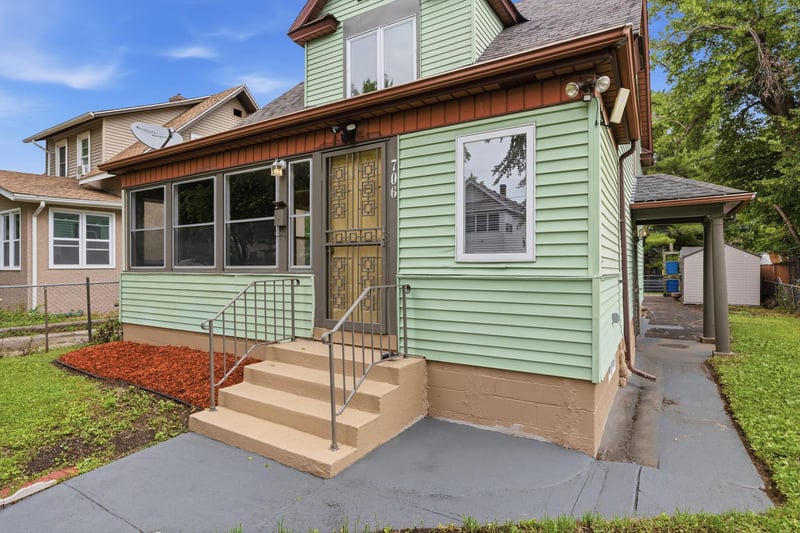 706 Oliver Ave N, Minneapolis, MN 55411
