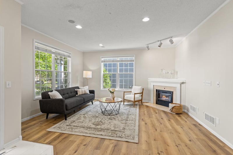 15734 Porchlight Ln, Eden Prairie, MN 55347