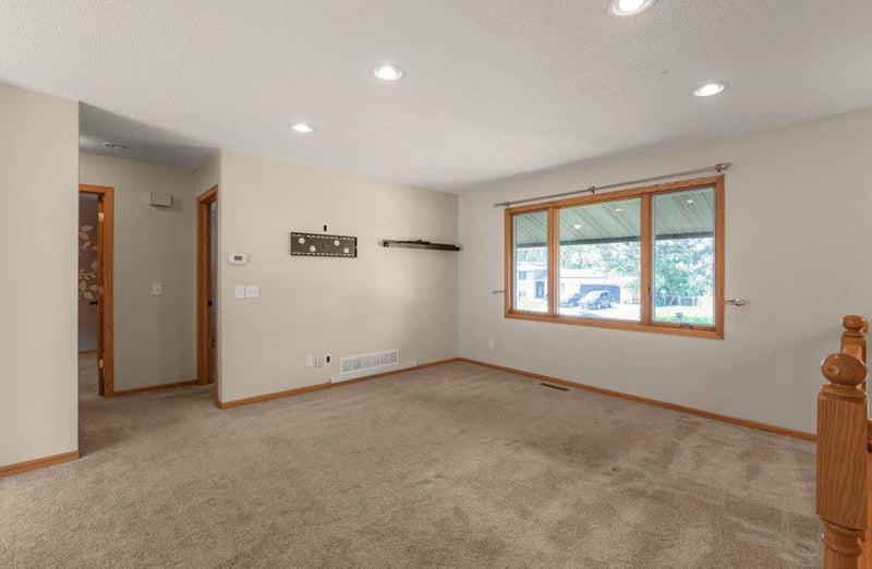 9109 Erickson Ct N, Brooklyn Park, MN 55428