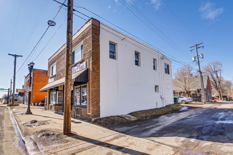 609 Dale St N, Saint Paul, MN 55103