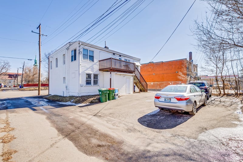 609 Dale St N, Saint Paul, MN 55103