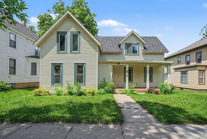 816 W 5th St, Red Wing, MN 55066