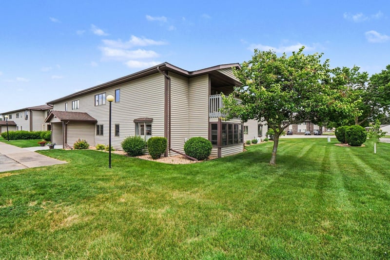 210 Sargent Dr #101, Red Wing, MN 55066