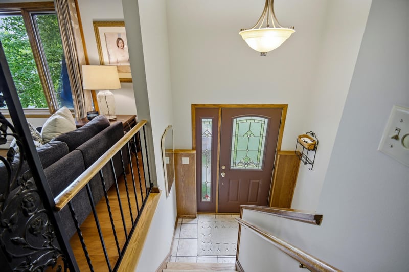 323 7th St SW, Eyota, MN 55934