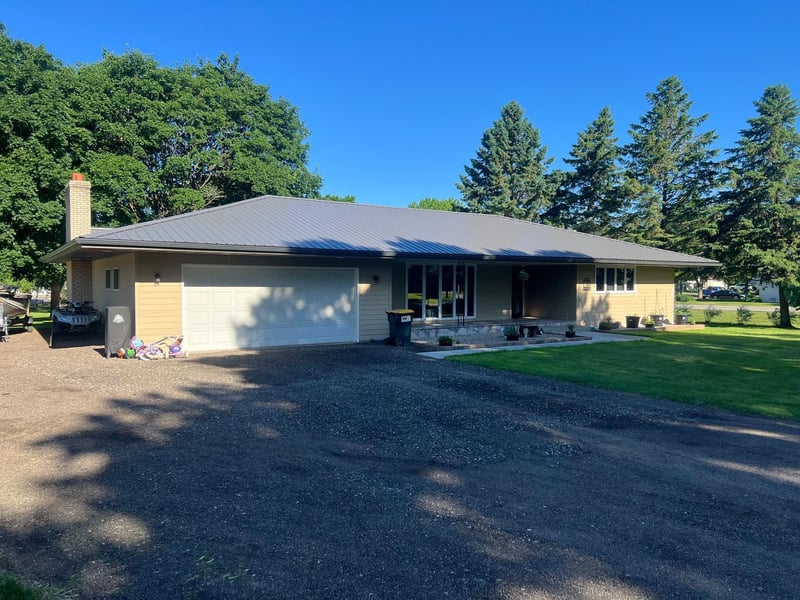 427 Lori Ln, Litchfield, MN 55355
