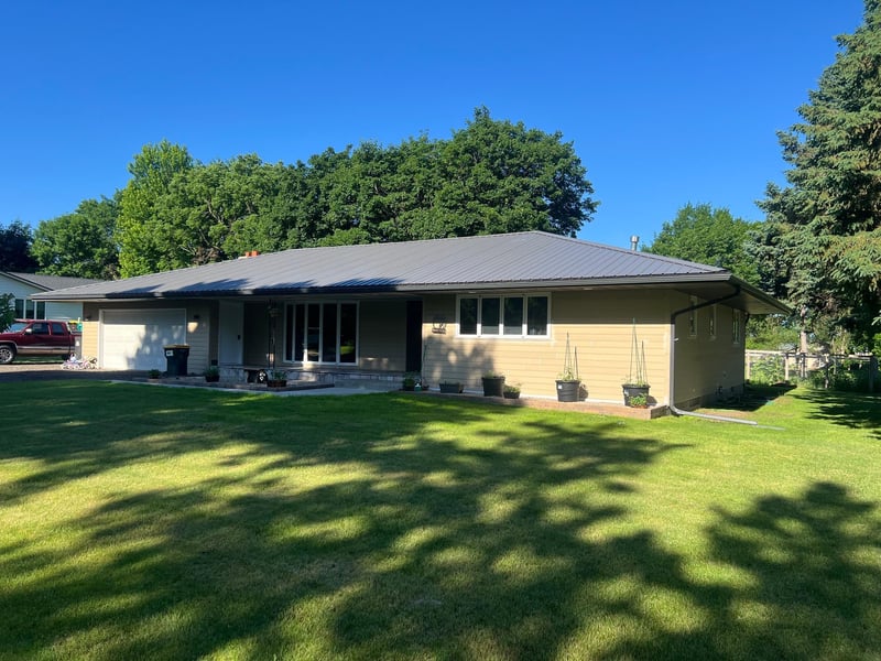 427 Lori Ln, Litchfield, MN 55355