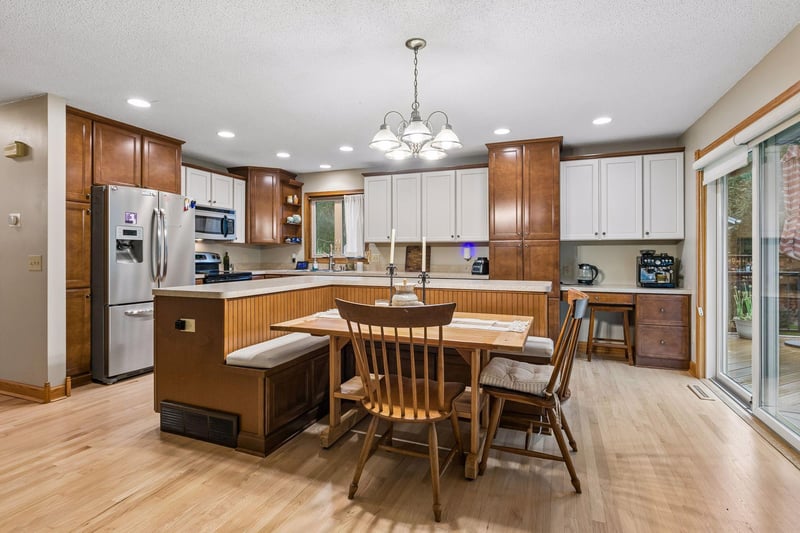 9704 172nd St W, Lakeville, MN 55044