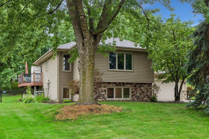 9704 172nd St W, Lakeville, MN 55044