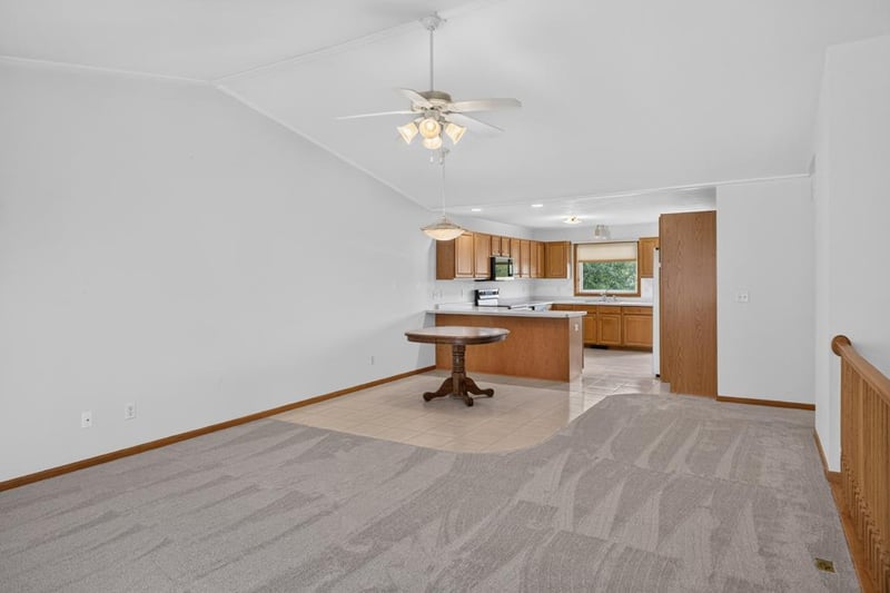 4514 Meadow Lakes Dr NW, Rochester, MN 55901