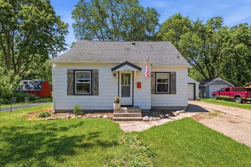 719 N Ramsey Ave, Litchfield, MN 55355