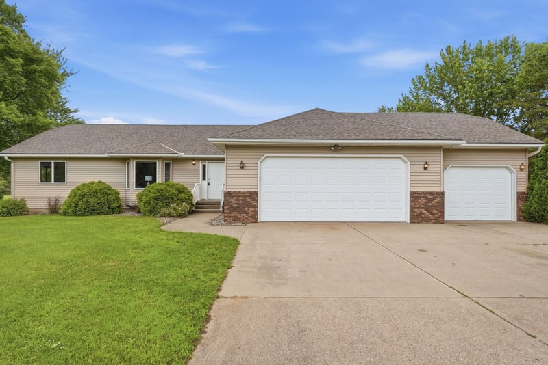 1850 E 49th St SE, Saint Cloud, MN 56304