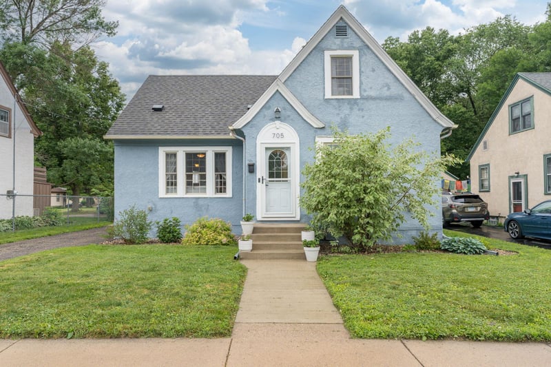 705 Wall St, North Mankato, MN 56003