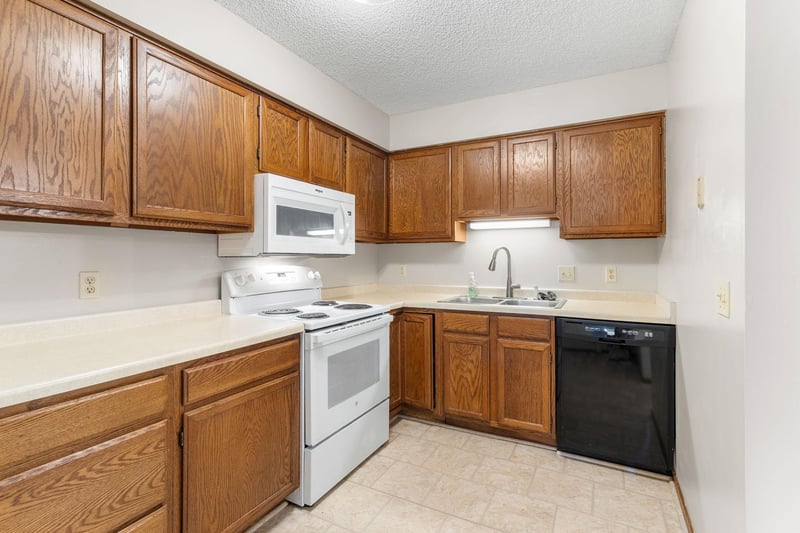 4165 Hilltop Point #105, Eagan, MN 55123