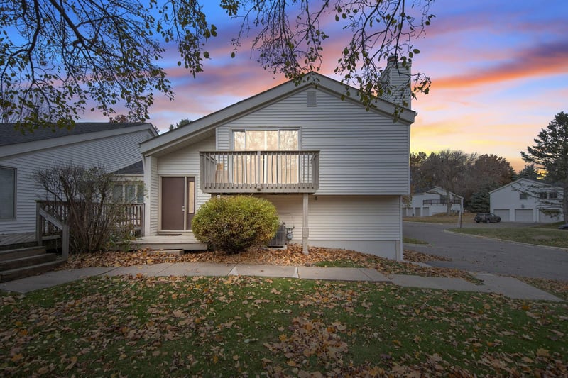 361 Elan Ct, Woodbury, MN 55125