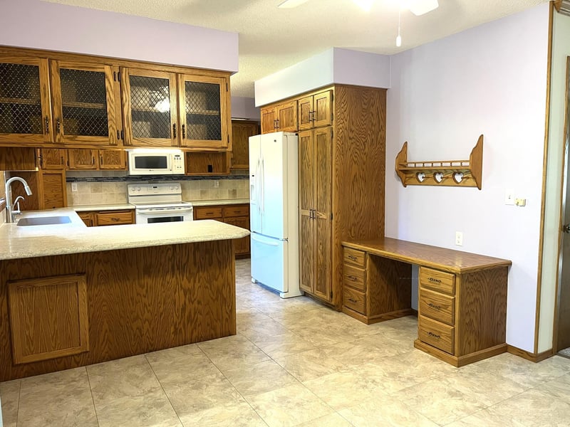 1570 Meadowlark Ln, Fairmont, MN 56031