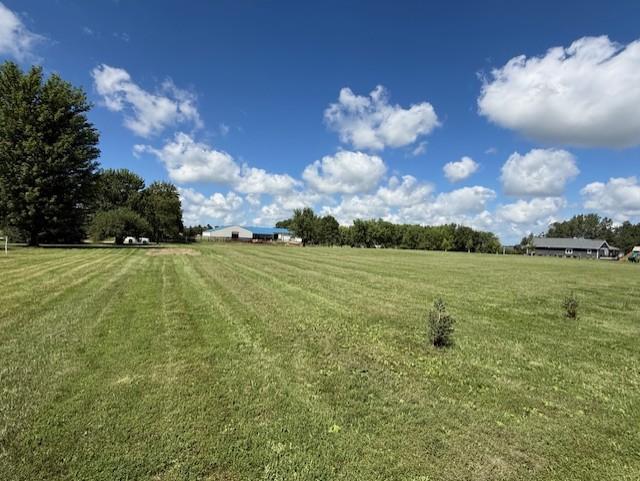 2925 Matthew Dr, Windom, MN 56101