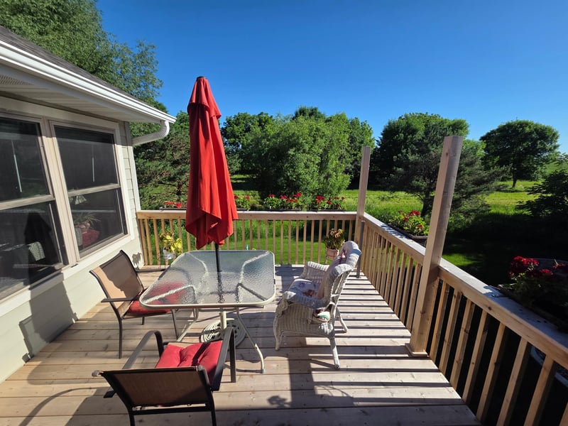 370 Pike Ct, Winsted, MN 55395