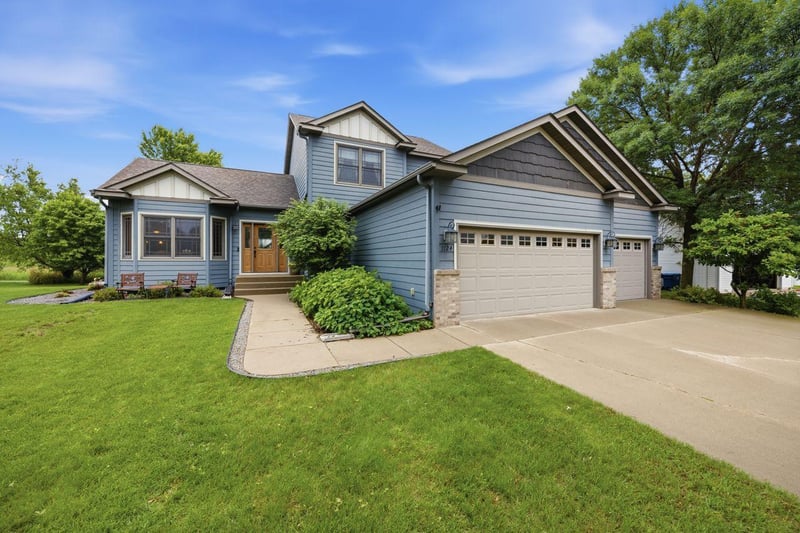 1124 Garden Brook Dr, Sauk Rapids, MN 56379