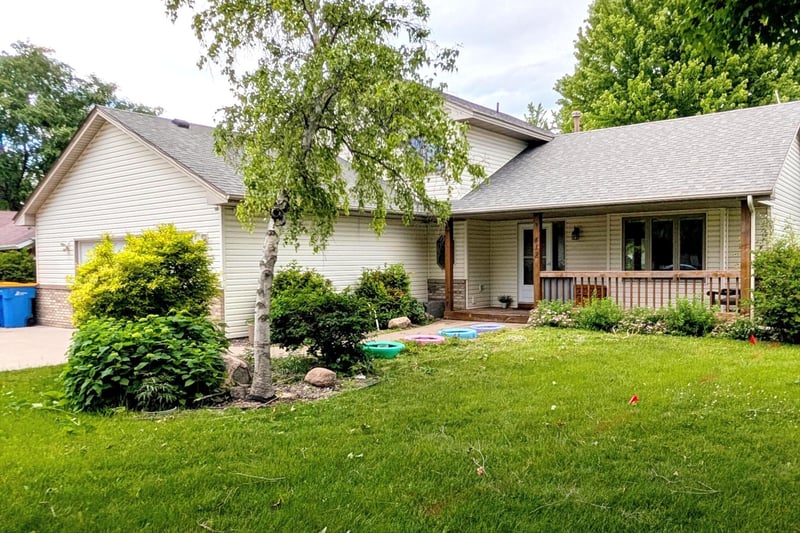 412 2nd St NW, Saint Michael, MN 55376
