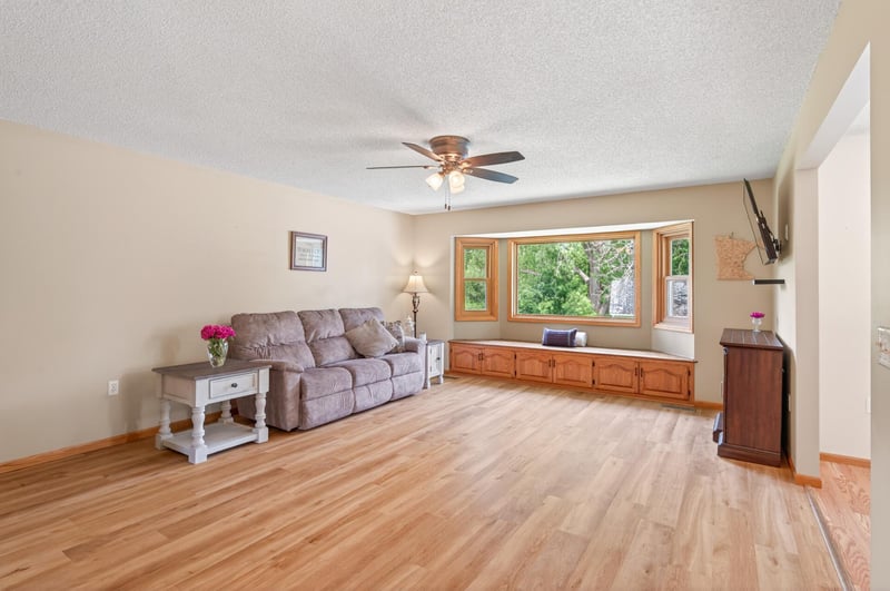 600 Kipp, Jordan, MN 55352