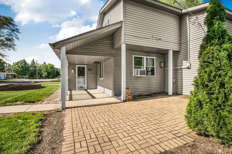 20 2nd Ave SE, Saint Joseph, MN 56374