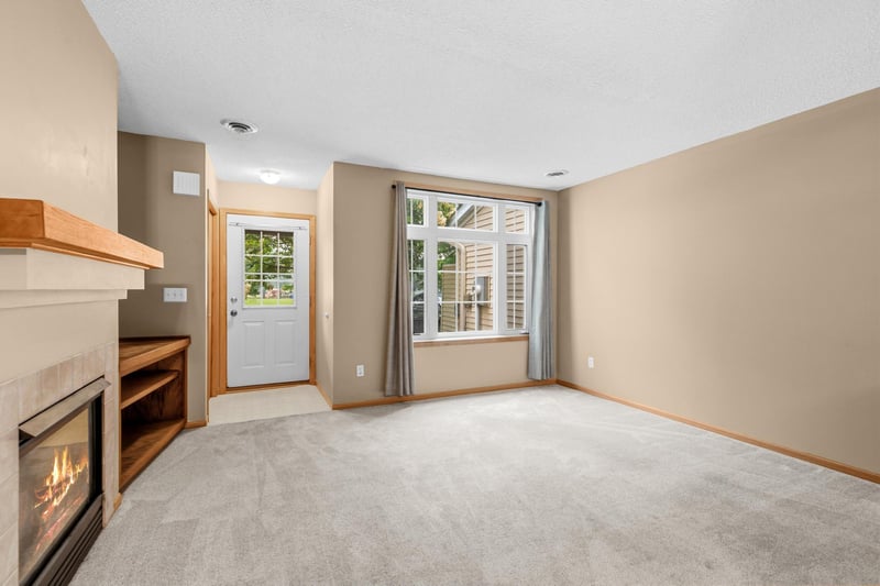 479 Aqua Cir, Lino Lakes, MN 55014