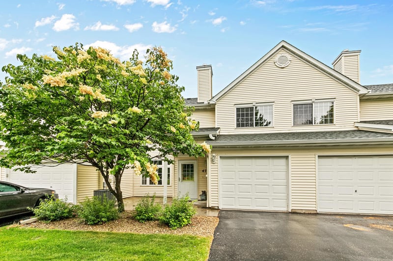 479 Aqua Cir, Lino Lakes, MN 55014