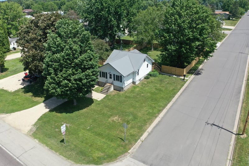 305 N Wabasha, Plainview, MN 55964