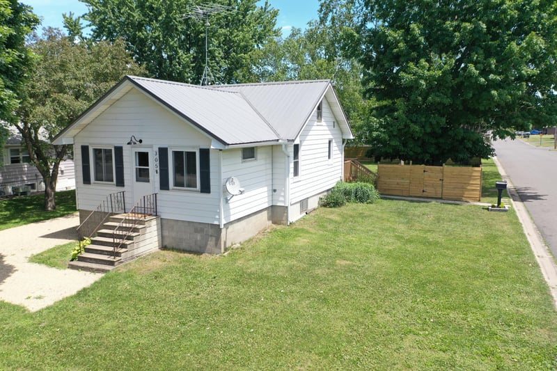 305 N Wabasha, Plainview, MN 55964